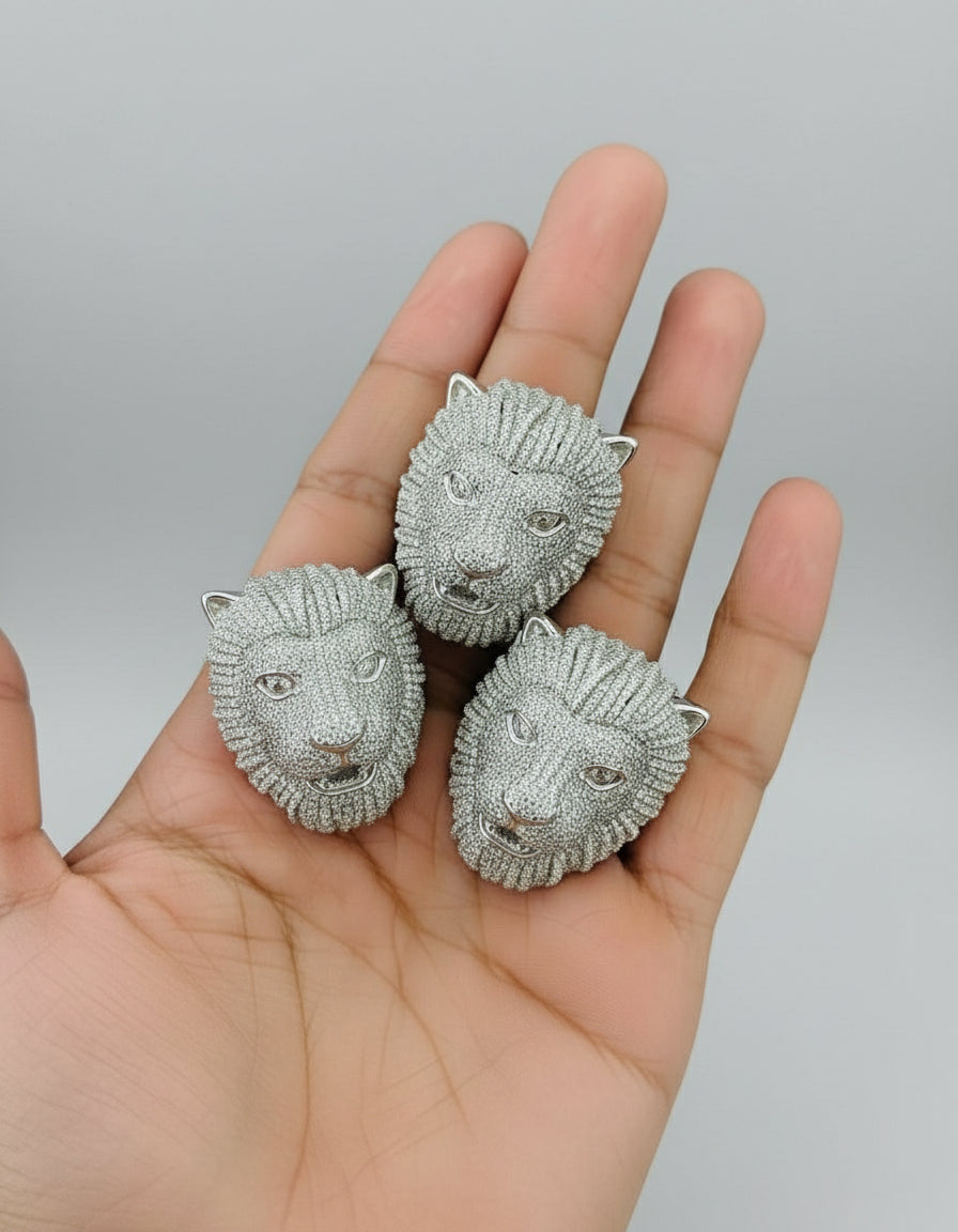 Lion Ring Silver & Moissnaite
